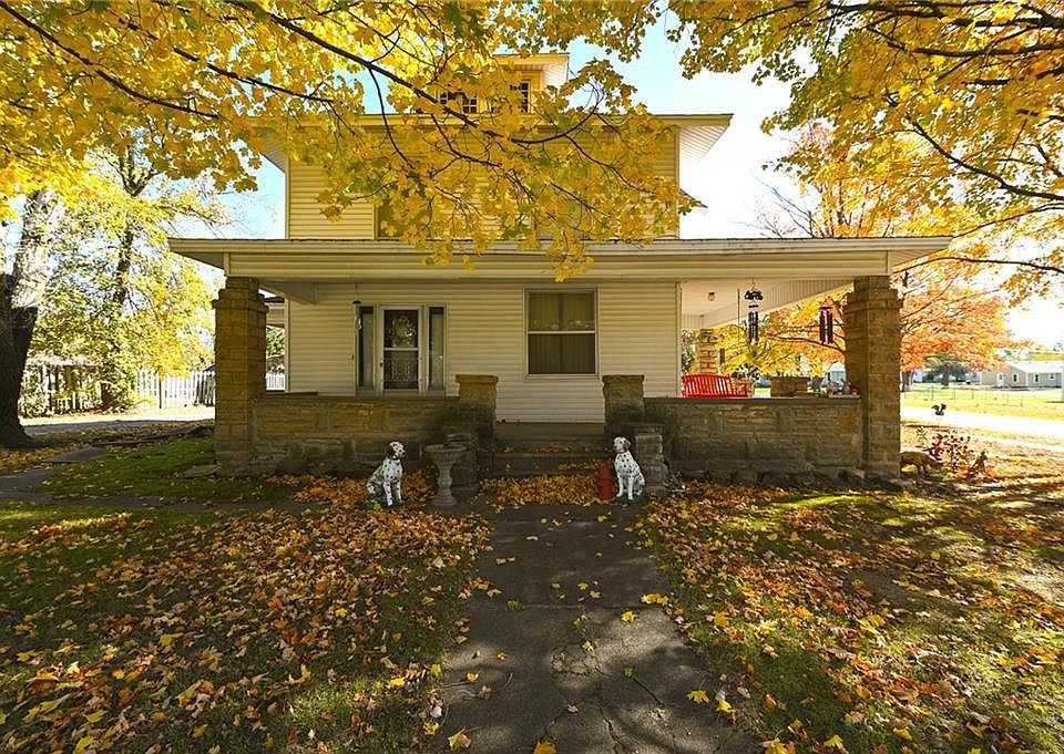 1st image of 909 S Main St