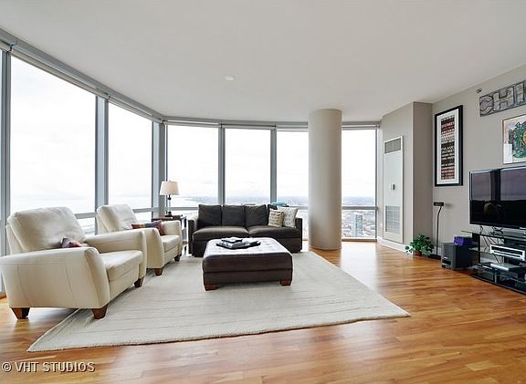 3rd image of 1211 S Prairie Ave APT 5702