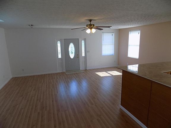 5th image of 3646 Parsons Ave