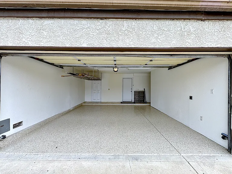 20529 Pacific Dr — Photo 33