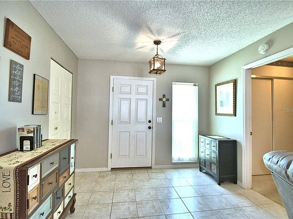 3rd image of 403 S Brockfield Dr