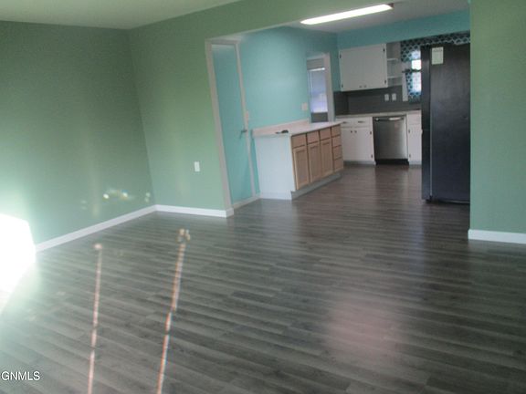 3rd image of 612 17th St W