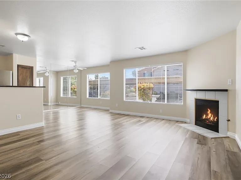 350 S Durango Dr #120 — Photo 7