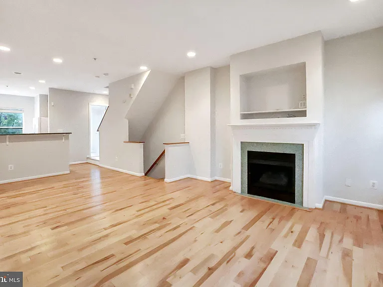 2133 12th Pl NW — Photo 3