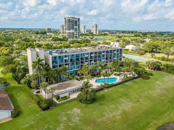 1830 Embassy Dr, West Palm Beach, FL