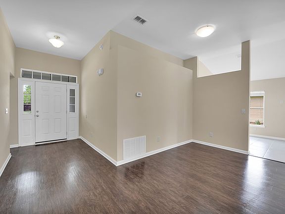 4th image of 2451 Bentwater Dr W