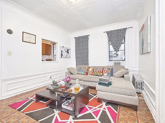 2nd image of 18 Saint Nicholas Pl APT 1C