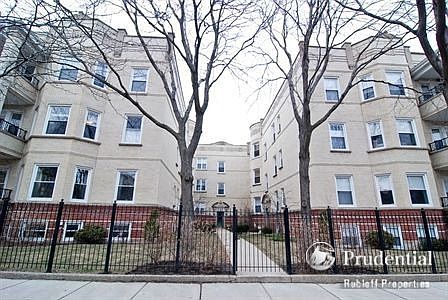 1st image of 1442 W Carmen Ave APT 2
