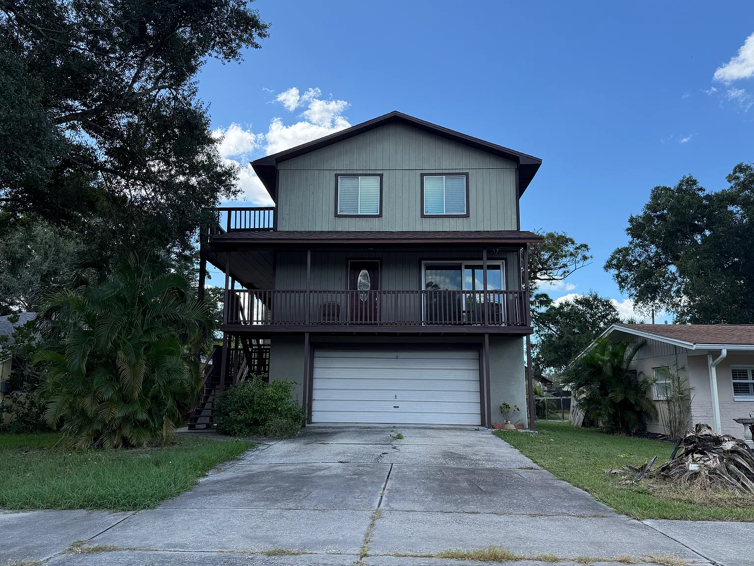 4 bed, 1964 sqft, $3,995 — Photo 1