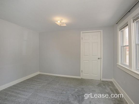4th image of 616 Veto St NW