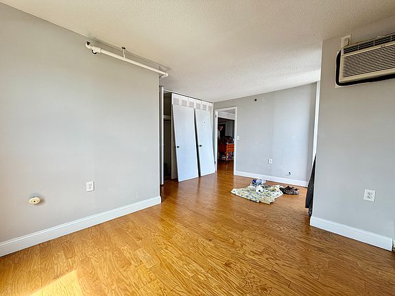 3rd image of 872 Massachusetts Ave APT 610