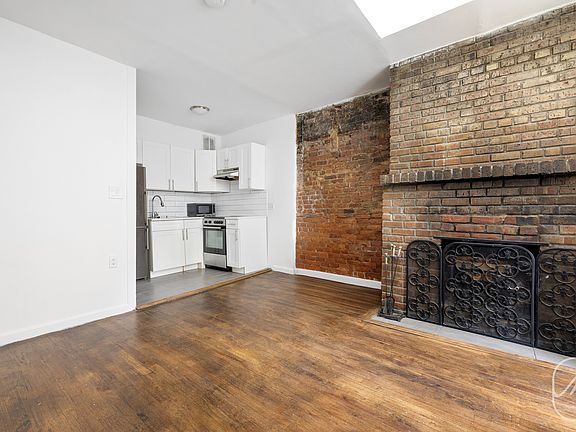 5th image of 313 W 29th St APT K