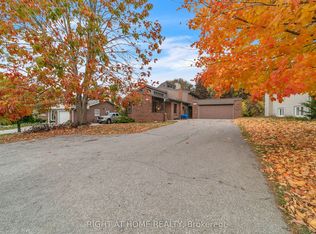 1015 Davis Dr, Newmarket, ON L3Y 2R8