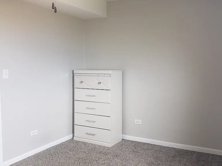 2816 S 50th Ct — Photo 2