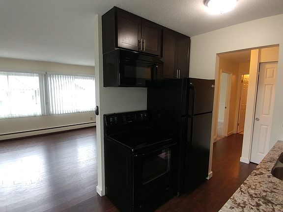 4th image of 2536 Lyndale Ave S APT 301