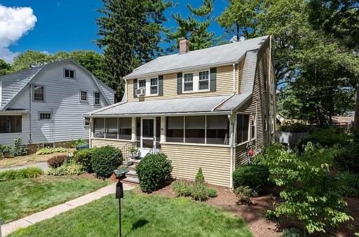 2nd image of 19 Pine Cir