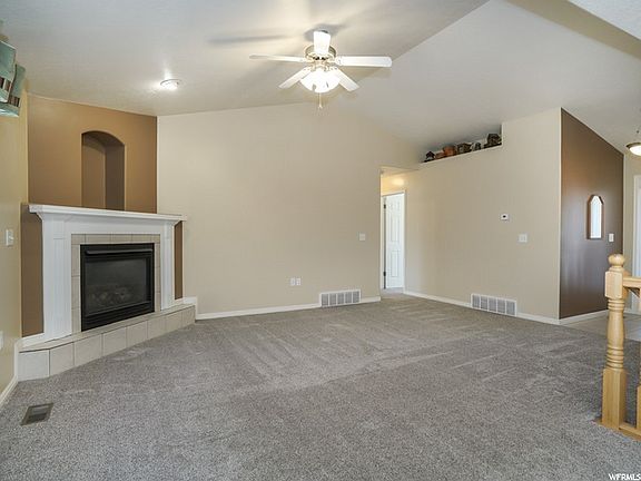 4th image of 295 W 1825 N