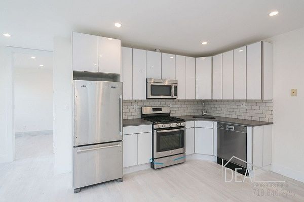 1st image of 220 Kosciuszko St #2