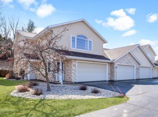 2385 Country Creek Cir APT 2, West Bend, WI 53095