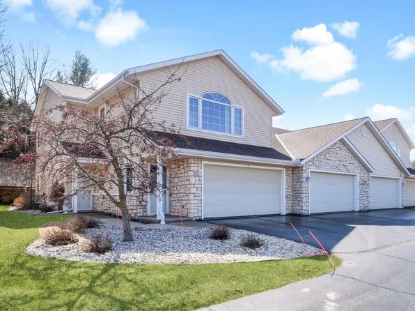 2385 Country Creek CIRCLE #2, West Bend, WI 53095