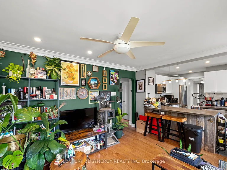 241 Bradley Ave — Photo 7