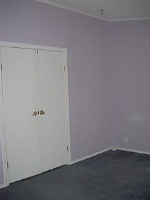 3rd image of 427 E Bluebriar Dr
