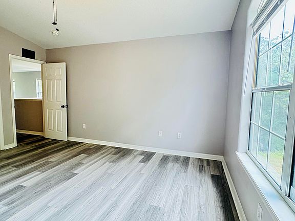 5th image of 1575 Megan Bay Cir