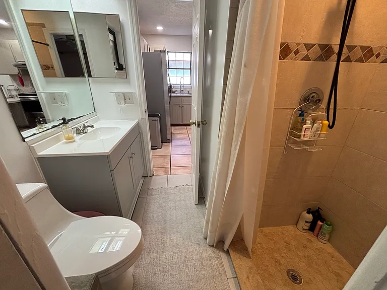 65 47th Ave — Photo 7