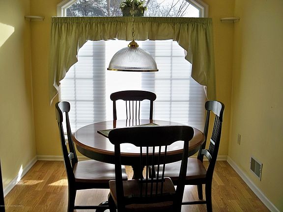 4th image of 2316 N Chanticleer Ct