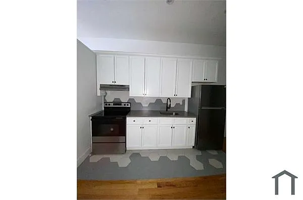 Building Photo - 155 Elliott Ave #301