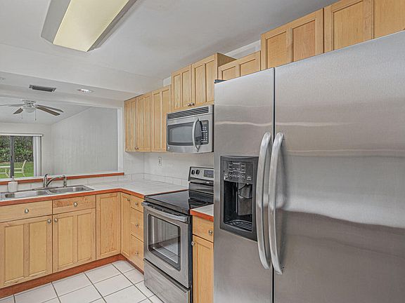 4th image of 10044 S Ocean Drive #105