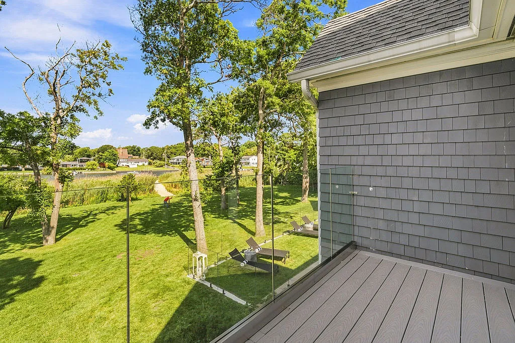 Hampton Waterfront Oasis with Private Dock — Photo 3