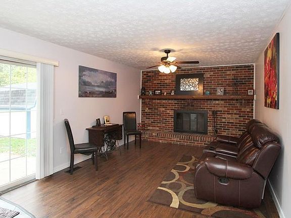 5th image of 4631 Silver Oak St