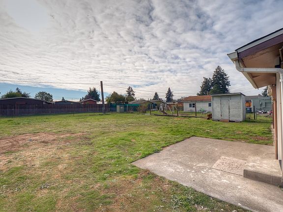 4th image of 4828 Diamond Blvd SW