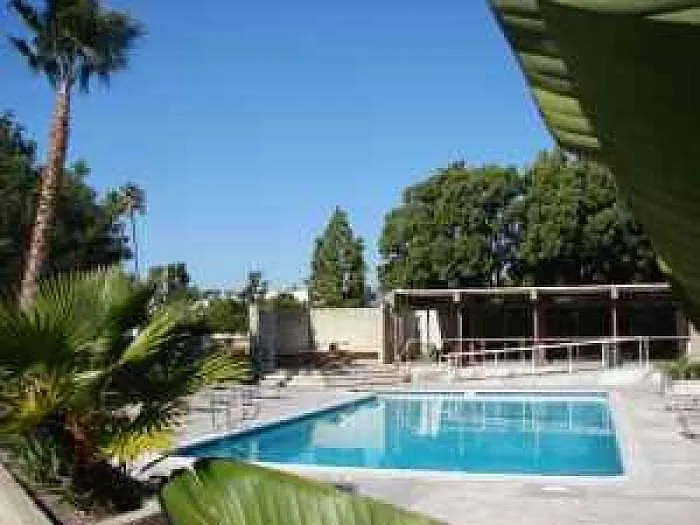 2 bed, 1025 sqft, $3,100 — Photo 2