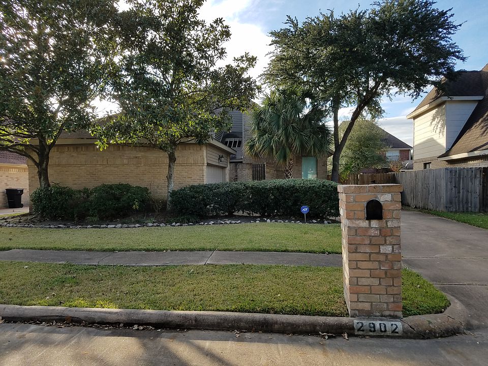 1st image of 2902 Stoney Wood Dr