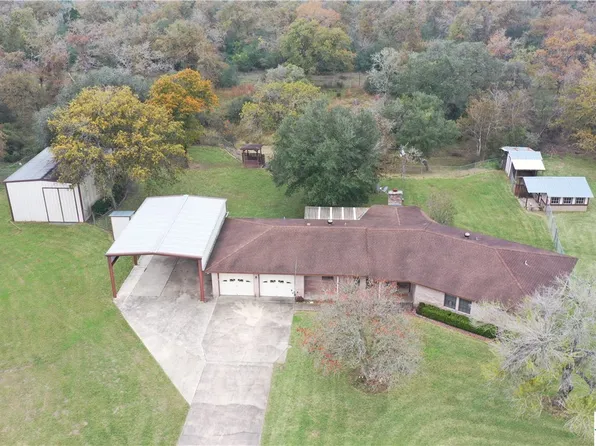 412 Schaefer Rd, Victoria, TX 77905