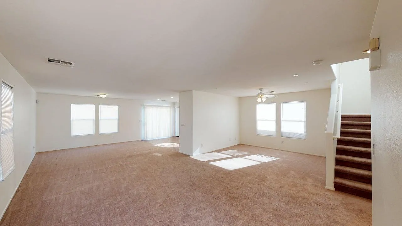 3 bed, 2.5 bath, 2040 sqft, $2,099 — Photo 4