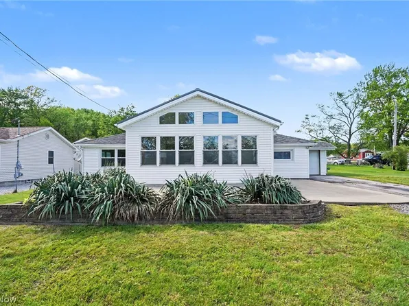 1446 Jersey St, Lake Milton, OH 44429