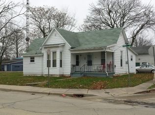 1110 Division St, Charleston, IL 61920