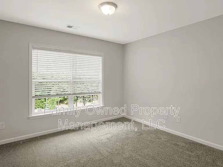 603 Pendleton Dr — Photo 34