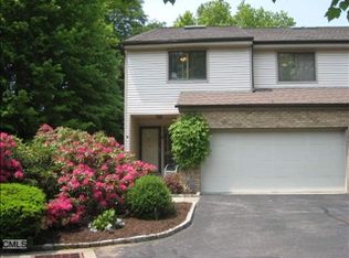 500 River Rd APT 9, Cos Cob, CT 06807