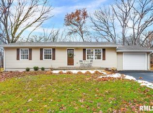 104 Hawthorne Ct, Dahinda, IL 61428