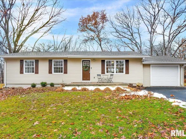 104 Hawthorne Ct, Dahinda, IL 61428