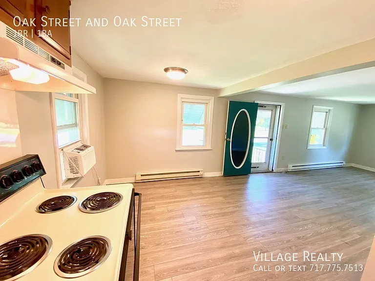 Oak St — Photo 32