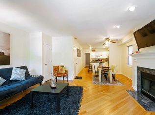 1058 W Cornelia Ave, Chicago, IL 60657