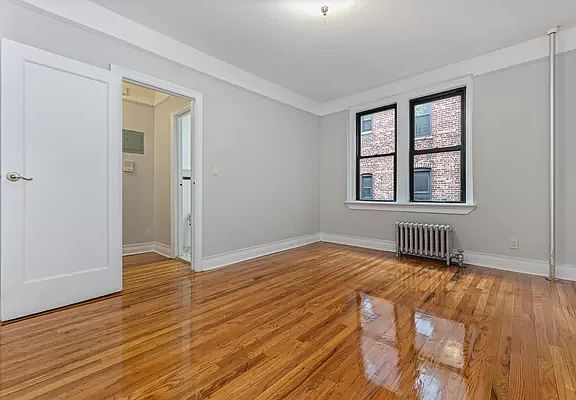 3rd image of 4309 40th St APT 3J