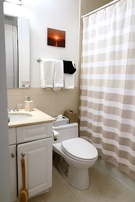 Rented by Newell and Assoc. | media 9