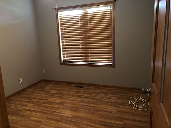 4th image of 3228 Citadel Dr