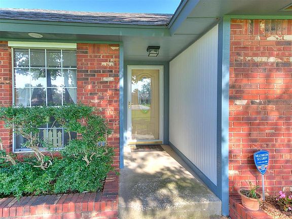 2nd image of 2708 Indian Springs Dr